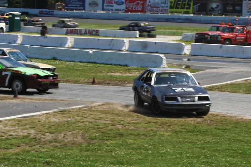 Illustration for article titled The 24 Hours Of LeMons New England 2009 Über Gallery, Part 2